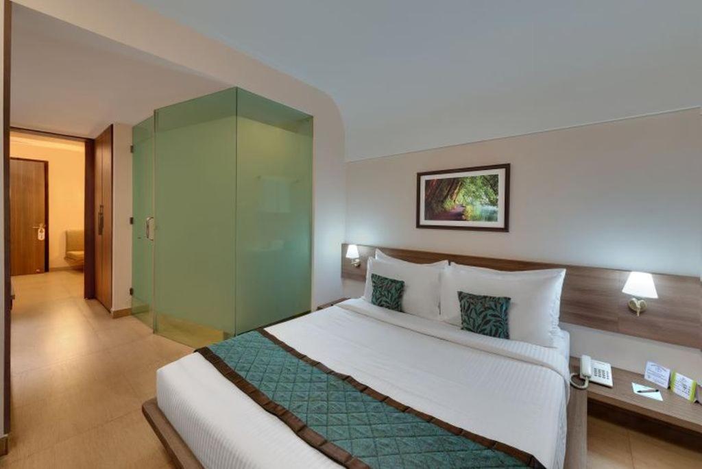 Ibiza The Fern Resort & Spa, Калькутта Экстерьер фото